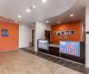 Photo 3 - Motel 6 Las Vegas, NV - Motor Speedway