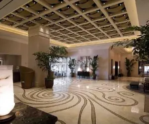 Photo 3 - StripViewSuites at Signature