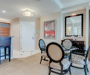 Photo 4 - StripViewSuites at Signature