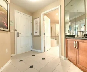 Photo 5 - StripViewSuites at Signature