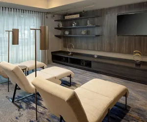 Photo 4 - Courtyard by Marriott Dallas Downtown/Reunion District