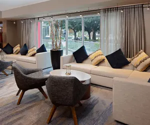 Photo 4 - Courtyard by Marriott Dallas Downtown/Reunion District