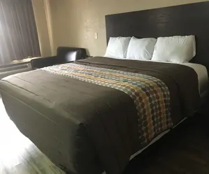 Photo 5 - Memphis Inn
