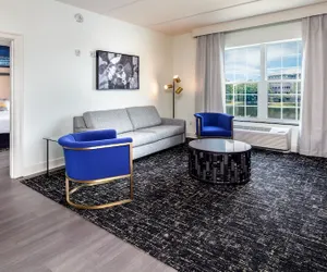 Photo 5 - Hotel Indigo Jacksonville-Deerwood Park by IHG