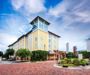 Photo 2 - Hotel Indigo Jacksonville-Deerwood Park, an IHG Hotel