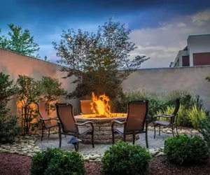 Photo 2 - Courtyard by Marriott Greensboro Airport