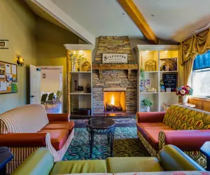 Photo 3 - Oregon Garden Resort