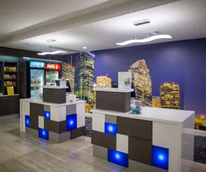 Photo 5 - La Quinta Inn & Suites by Wyndham Houston East at Normandy