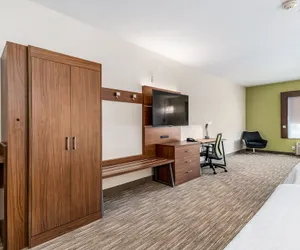 Photo 3 - Holiday Inn Express Suites Van Buren-Ft Smith Area, an IHG Hotel