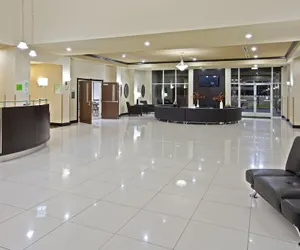 Photo 5 - Holiday Inn Louisville Airport South by IHG