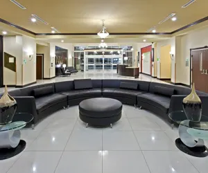 Photo 4 - Holiday Inn Louisville Airport South by IHG