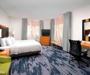 Photo 4 - Fairfield Inn & Suites by Marriott Miami Airport South