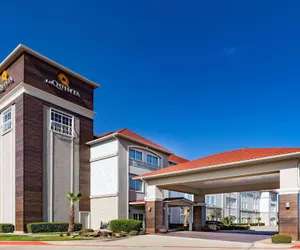 Photo 2 - La Quinta Inn & Suites by Wyndham Garland Harbor Point