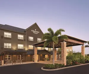 Photo 2 - Country Inn & Suites by Radisson, Bradenton-Lakewood Ranch, FL