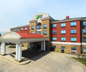 Photo 2 - Holiday Inn Express Hotel & Suites, a Baton Rouge-Port Allen, an IHG Hotel