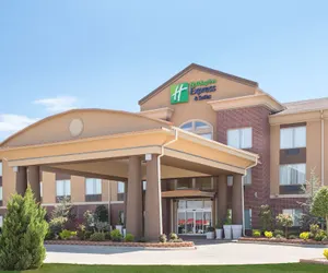 Photo 2 - Holiday Inn Express Hotel & Suites Pauls Valley, an IHG Hotel