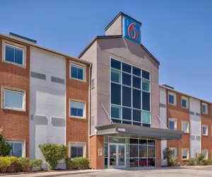 Photo 2 - Motel 6 Norman, OK