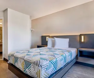 Photo 4 - Motel 6 Norman, OK