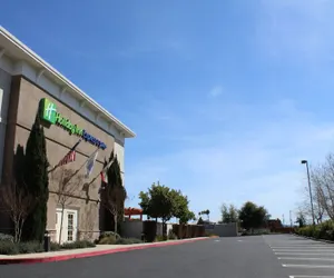 Photo 2 - Holiday Inn Express & Suites Napa American Canyon by IHG