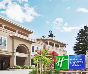 Photo 2 - Holiday Inn Express Hotel & Suites Santa Cruz by IHG