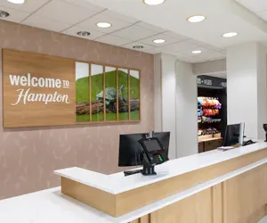 Photo 3 - Hampton Inn & Suites Jennings