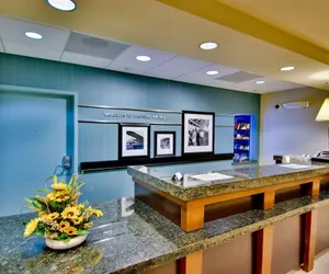 Photo 4 - Hampton Inn & Suites Moreno Valley