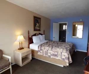 Photo 3 - Sands Motel