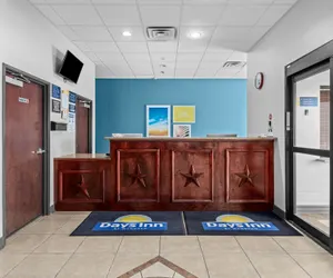 Photo 4 - Days Inn by Wyndham Salado