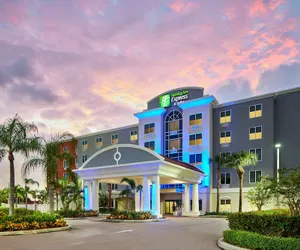 Photo 2 - Holiday Inn Express & Suites Port St. Lucie West, an IHG Hotel