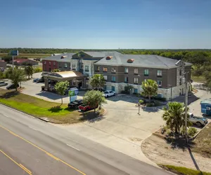 Photo 2 - Holiday Inn Express Suites Beeville, an IHG Hotel