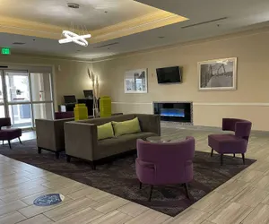 Photo 4 - La Quinta Inn & Suites by Wyndham Waxahachie