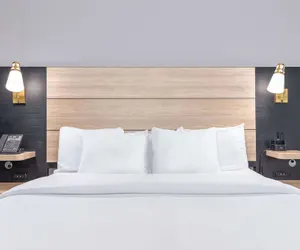 Photo 2 - La Quinta Inn & Suites by Wyndham Woodway - Waco South