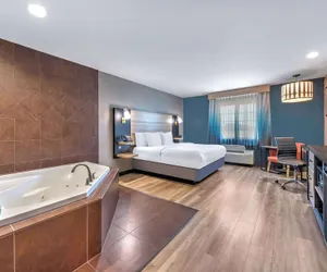 Photo 5 - La Quinta Inn & Suites by Wyndham Woodway - Waco South