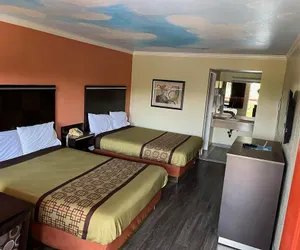 Photo 4 - Rivera Inn & Suites Motel Pico Rivera