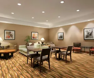 Photo 4 - Hampton Inn New York - LaGuardia Airport