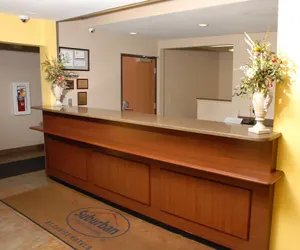 Photo 2 - Suburban Studios South Bend