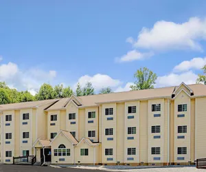 Photo 2 - Microtel Inn & Suites by Wyndham Bryson City