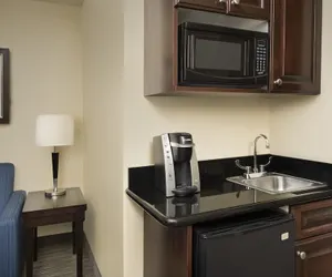 Photo 3 - Holiday Inn Express Hotel & Suites Uvalde by IHG