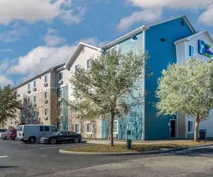 Photo 2 - Extended Stay America Select Suites - Orlando - South
