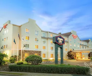 Photo 2 - Hampton Inn Nashua