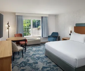 Photo 5 - Hampton Inn Nashua