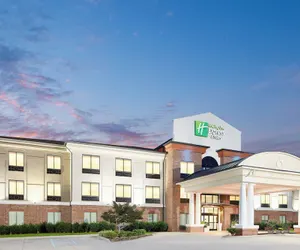 Photo 2 - Holiday Inn Express & Suites Salem, an IHG Hotel