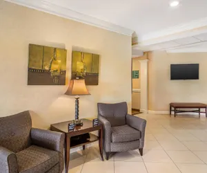 Photo 4 - Best Western Plus Valdosta Hotel & Suites