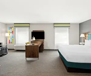 Photo 5 - Hampton Inn & Suites Canton