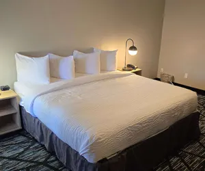 Photo 2 - Super 8 by Wyndham Traverse City