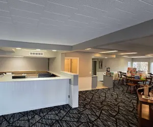 Photo 4 - Super 8 by Wyndham Traverse City