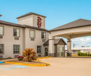 Photo 2 - Red Roof Inn & Suites Lake Charles