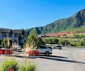 Photo 2 - Adventure Inn - Glenwood Springs