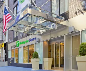 Photo 2 - Holiday Inn Express New York City- Wall Street, an IHG Hotel