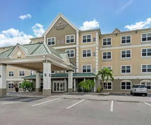 Photo 2 - Country Inn & Suites by Radisson, Tampa Airport North, FL